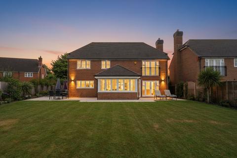 5 bedroom detached house for sale, Old Bryers Close, Aylesbury HP18