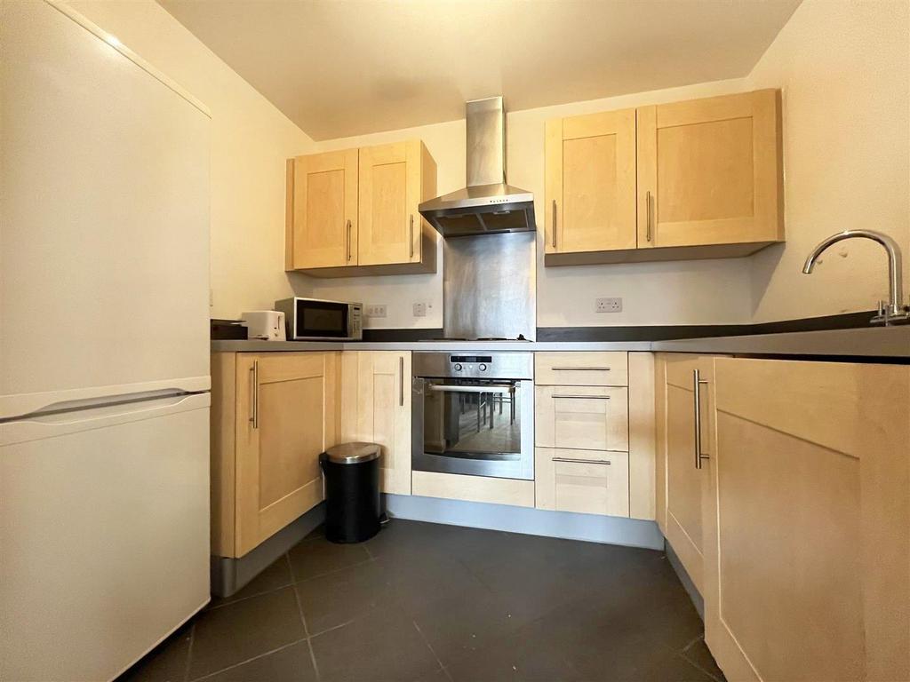 Kitchen (1).jpg