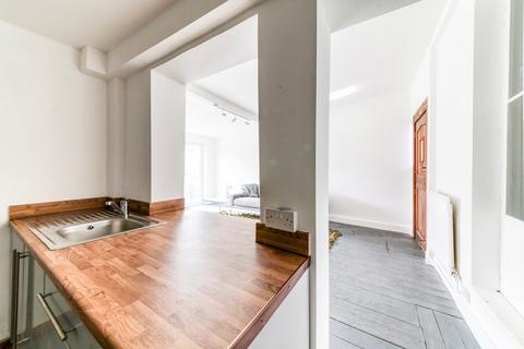 105 Queens Road, Croydon, CR0 2PT