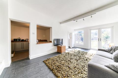 105 Queens Road, Croydon, CR0 2PT