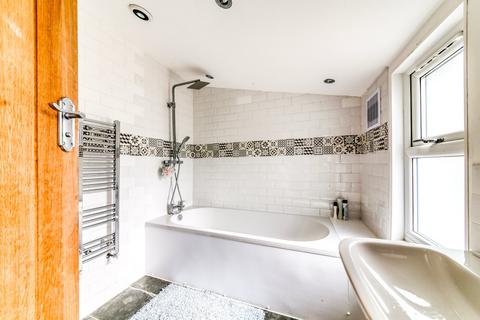 105 Queens Road, Croydon, CR0 2PT