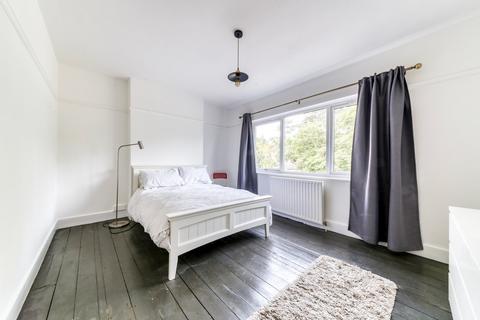 105 Queens Road, Croydon, CR0 2PT