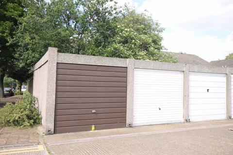 3 bedroom terraced house for sale, Aileen Walk, Stratford