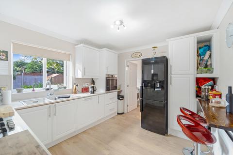 12 Capell Close, Weston-super-mare, BS22 8AT