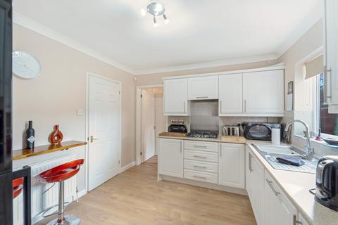 12 Capell Close, Weston-super-mare, BS22 8AT
