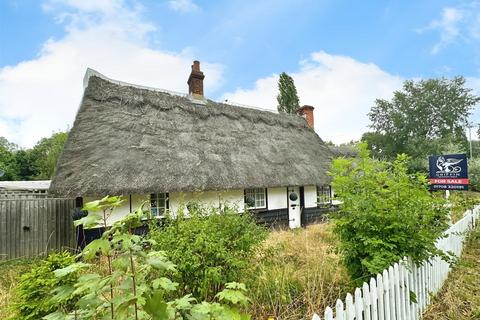 2 bedroom cottage for sale, Pilgrims Lane, North Stifford