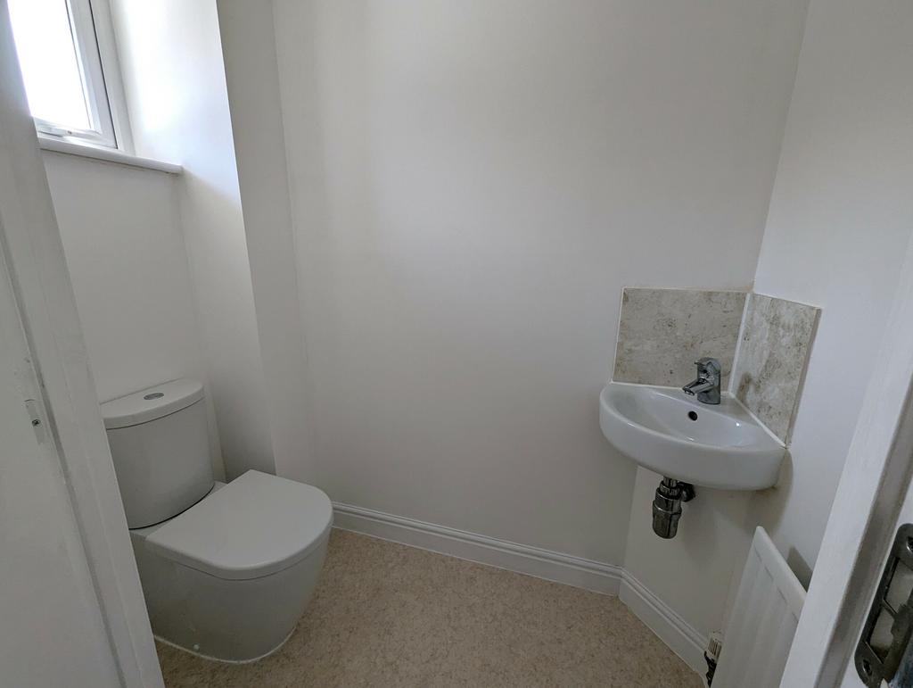 Clover Way, Newton Abbot 3 bed end of terrace house to rent £1,200