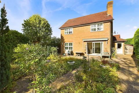 4 bedroom detached house for sale, Crutchfield Lane, Walton-On-Thames