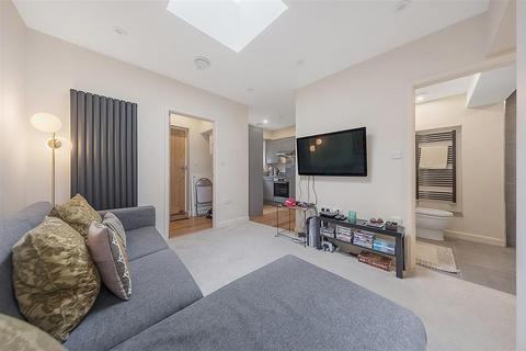 1 bedroom flat for sale, Bronsart Road, SW6