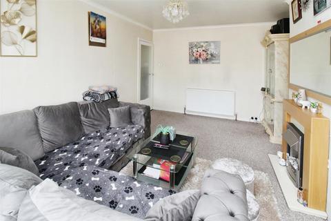 7 Warwick Road, Bradford, BD4 7RA