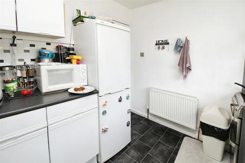 7 Warwick Road, Bradford, BD4 7RA