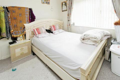 7 Warwick Road, Bradford, BD4 7RA