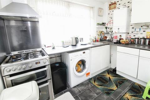 7 Warwick Road, Bradford, BD4 7RA