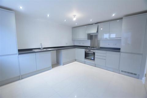 4 bedroom semi-detached house to rent, Dob Park Close, Nottingham