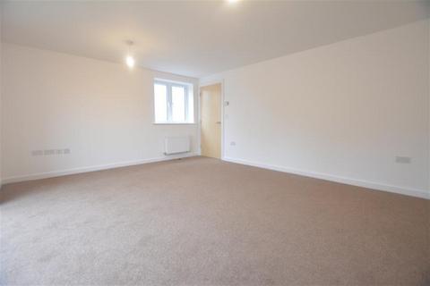 4 bedroom semi-detached house to rent, Dob Park Close, Nottingham