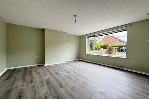 3 bedroom terraced house to rent, Stanesby Rise, Clifton, NG11