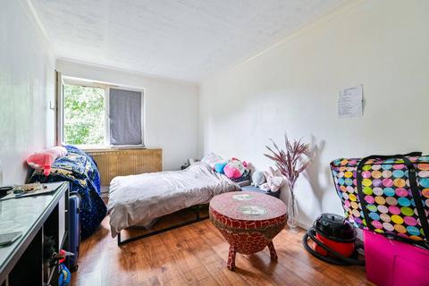 2 bedroom flat for sale, Portland Street, Elephant and Castle, London, SE17