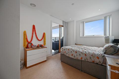 2 bedroom apartment for sale, Western Gateway, London, E16