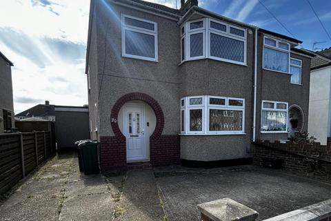 3 bedroom house to rent, James Road, Dartford