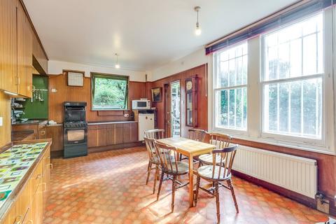 112 Savernake Road, London, NW3 2JR