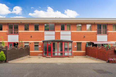 2 bedroom flat for sale, Wooburn Green,  Buckinghamshire,  HP10