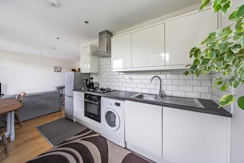 2 bedroom flat for sale, Wooburn Green,  Buckinghamshire,  HP10