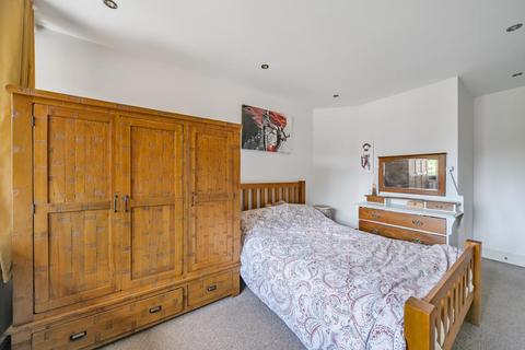 2 bedroom flat for sale, Wooburn Green,  Buckinghamshire,  HP10