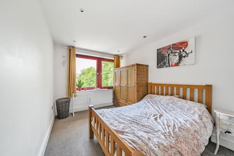 2 bedroom flat for sale, Wooburn Green,  Buckinghamshire,  HP10