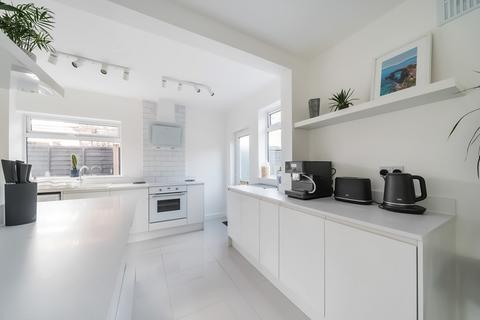 37 Bonnington Crescent, Nottingham, NG5 3EY