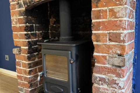 12 East Row, Holbrook, Ipswich, IP9 2PZ