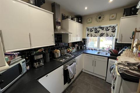 3 bedroom semi-detached house for sale, Belvedere Road, Burton-On-Trent DE13