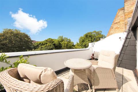 3 bedroom flat for sale, St. Georges Square, SW1V