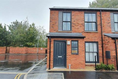 3 bedroom house to rent, Crowther Street, Stockport SK1