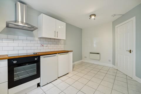 2 bedroom flat to rent, Clarkston Road, Flat 1, Cathcart, Glasgow, G44 3DT