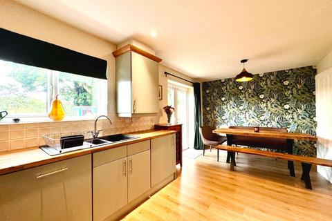 2 Valley View, Bury, BL8 1WN