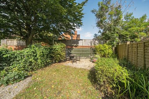 16 Beech Grove, Cirencester, GL7 1BB