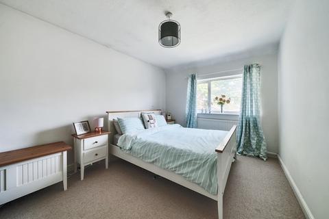 16 Beech Grove, Cirencester, GL7 1BB