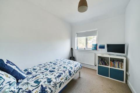 16 Beech Grove, Cirencester, GL7 1BB
