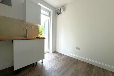 Studio to rent, London, HA9