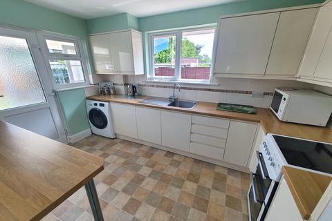 2 bedroom semi-detached bungalow for sale, Calmore Road, Totton SO40