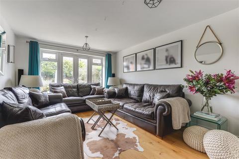 16 Allard Way, Saffron Walden, CB11 3GP
