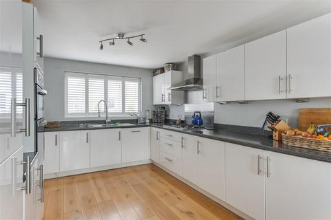 16 Allard Way, Saffron Walden, CB11 3GP
