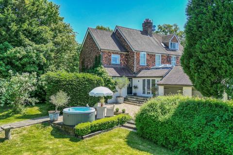 1, Udiam Cottages Junction Road, Bodiam, Robertsbridge, TN32 5XB