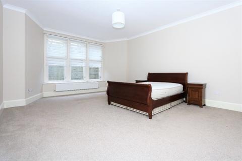 2 bedroom duplex to rent, Lancaster Terrace, Glasgow, G12