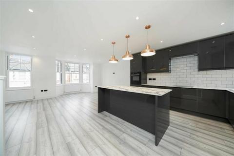 3 bedroom apartment to rent, Pine Road, Cricklewood, NW2