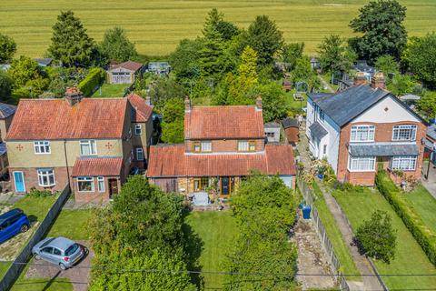 2 bedroom detached house for sale, Chorley Road, High Wycombe HP14