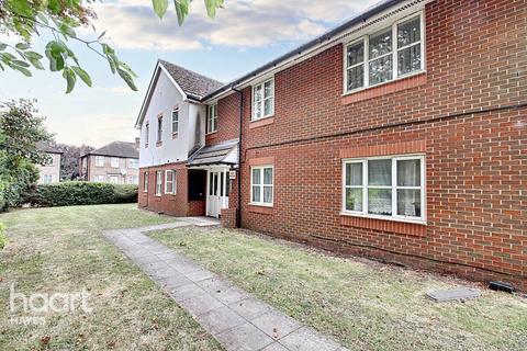 2 bedroom apartment for sale, Reid Close, Hayes