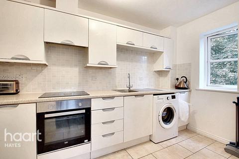 2 bedroom apartment for sale, Reid Close, Hayes