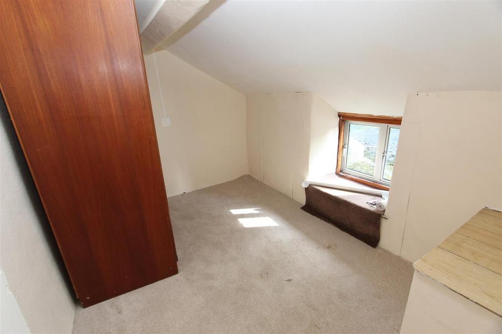Bedroom 2.JPG