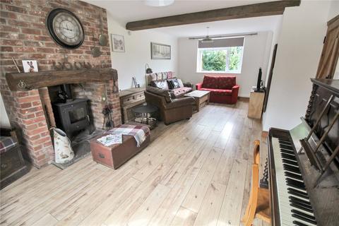14 Dianmer Close, Hook, Swindon, SN4 8EB
